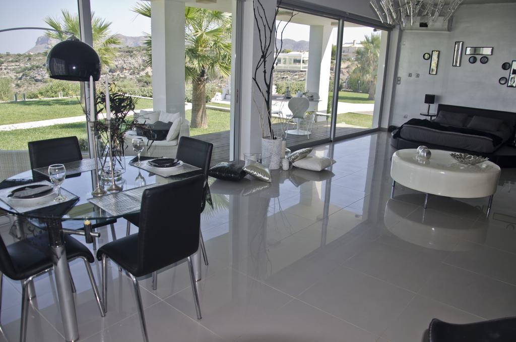 Reveli Estate Villa กาลาธาส ภายนอก รูปภาพ