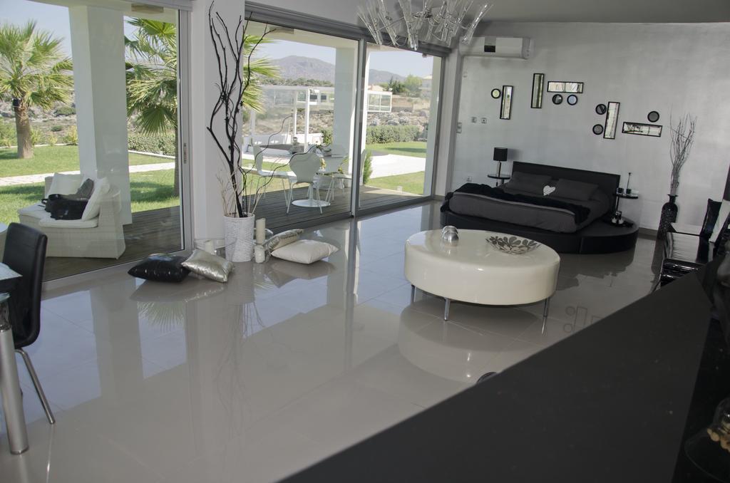 Reveli Estate Villa กาลาธาส ภายนอก รูปภาพ