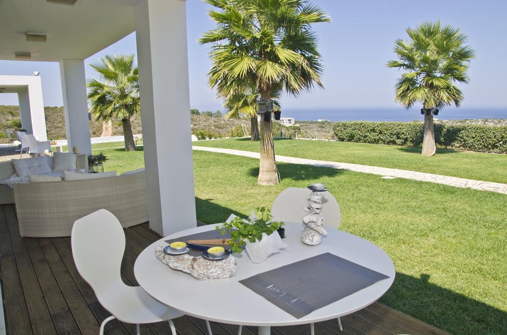 Reveli Estate Villa กาลาธาส ภายนอก รูปภาพ