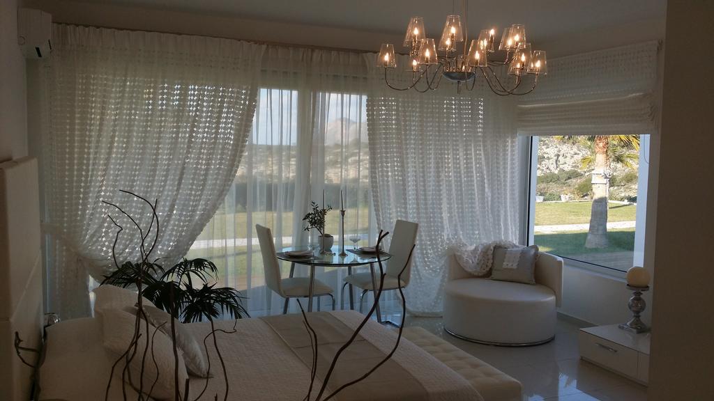 Reveli Estate Villa กาลาธาส ห้อง รูปภาพ